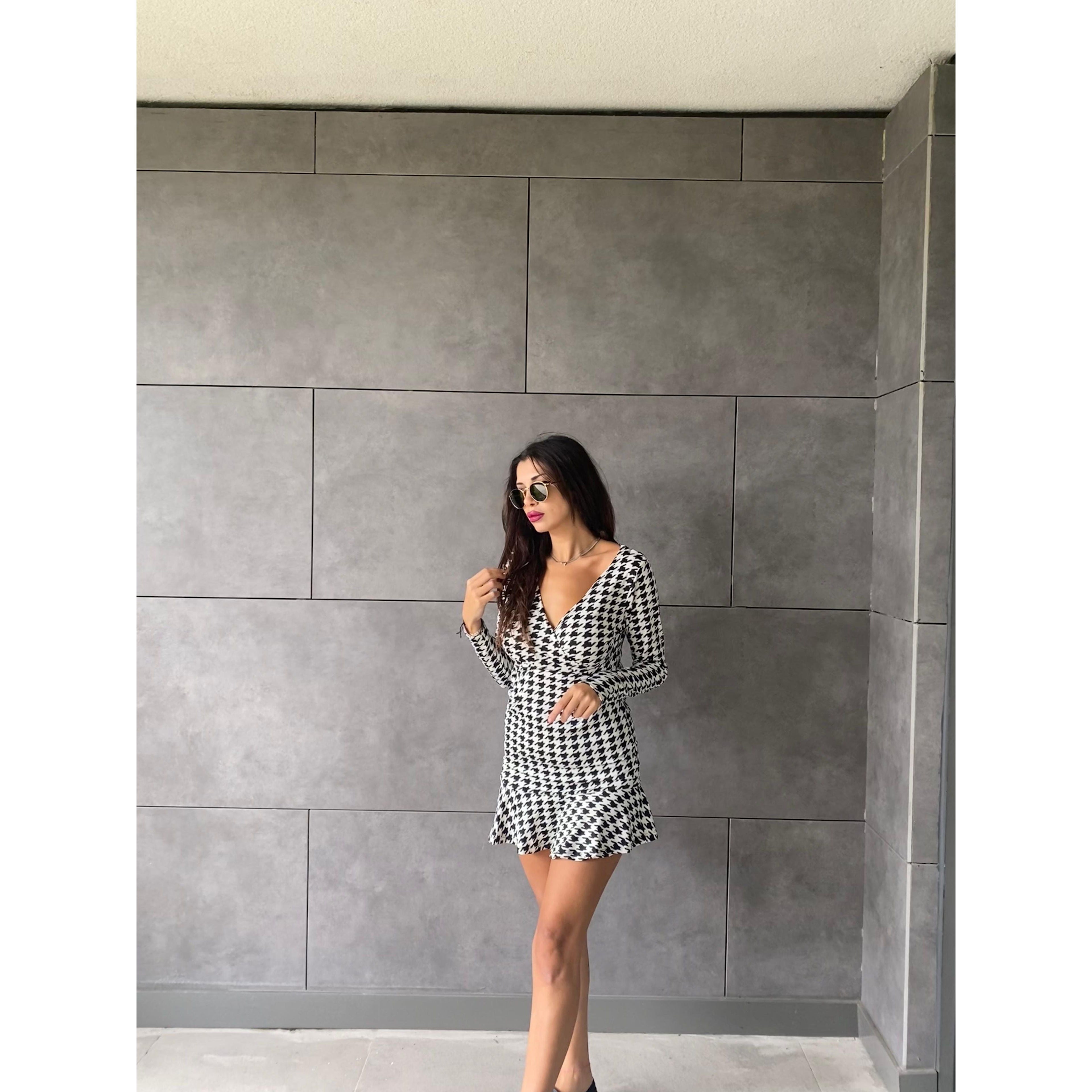 Kadın Uzun Kollu Kruvaze Yaka Kazayağı Mikro Mini Boy Elbise