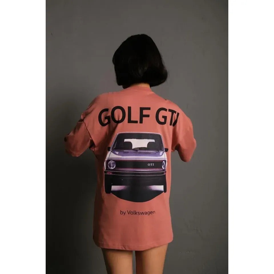 Oversize Baskılı Tişört – Golf GTI Retro Araba Desenli, Ön - Arka Dijital Baskı, Sokak Modası Stil- Gül Kurusu