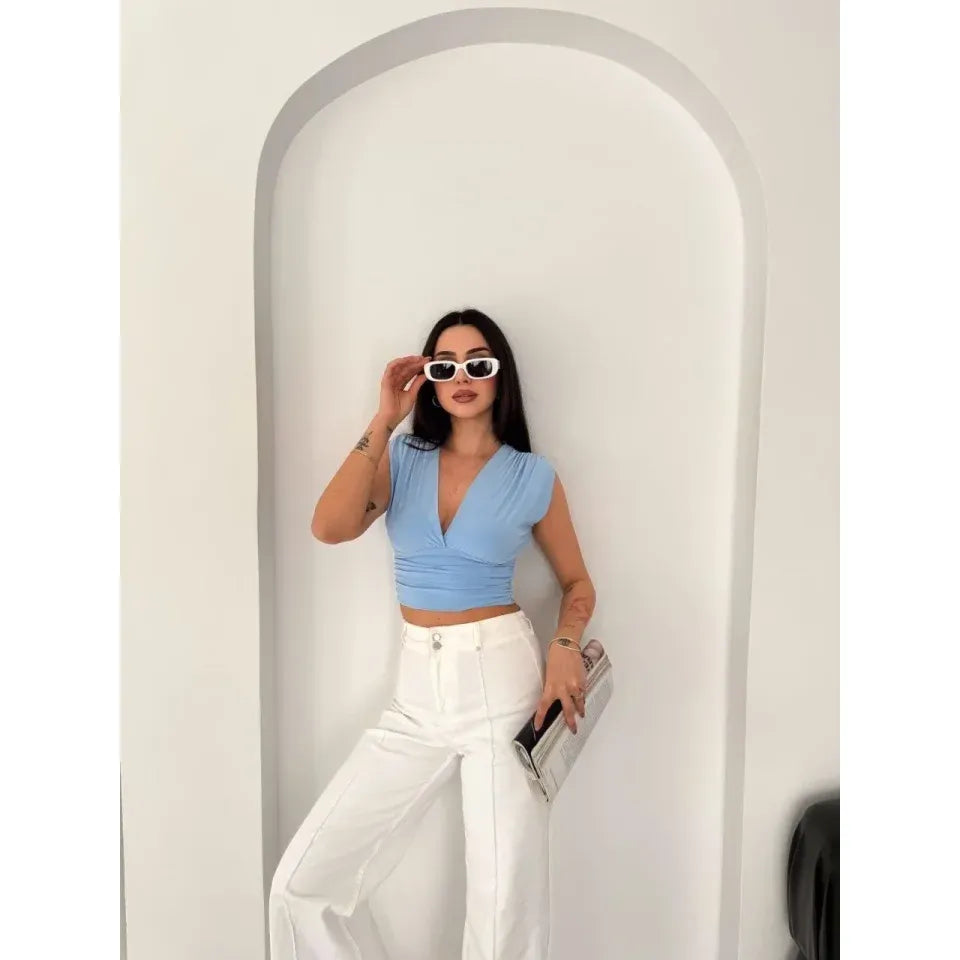 Vatkalı Kolsuz V Yaka Drapeli Crop Bluz Likralı Fit - Bebek Mavisi