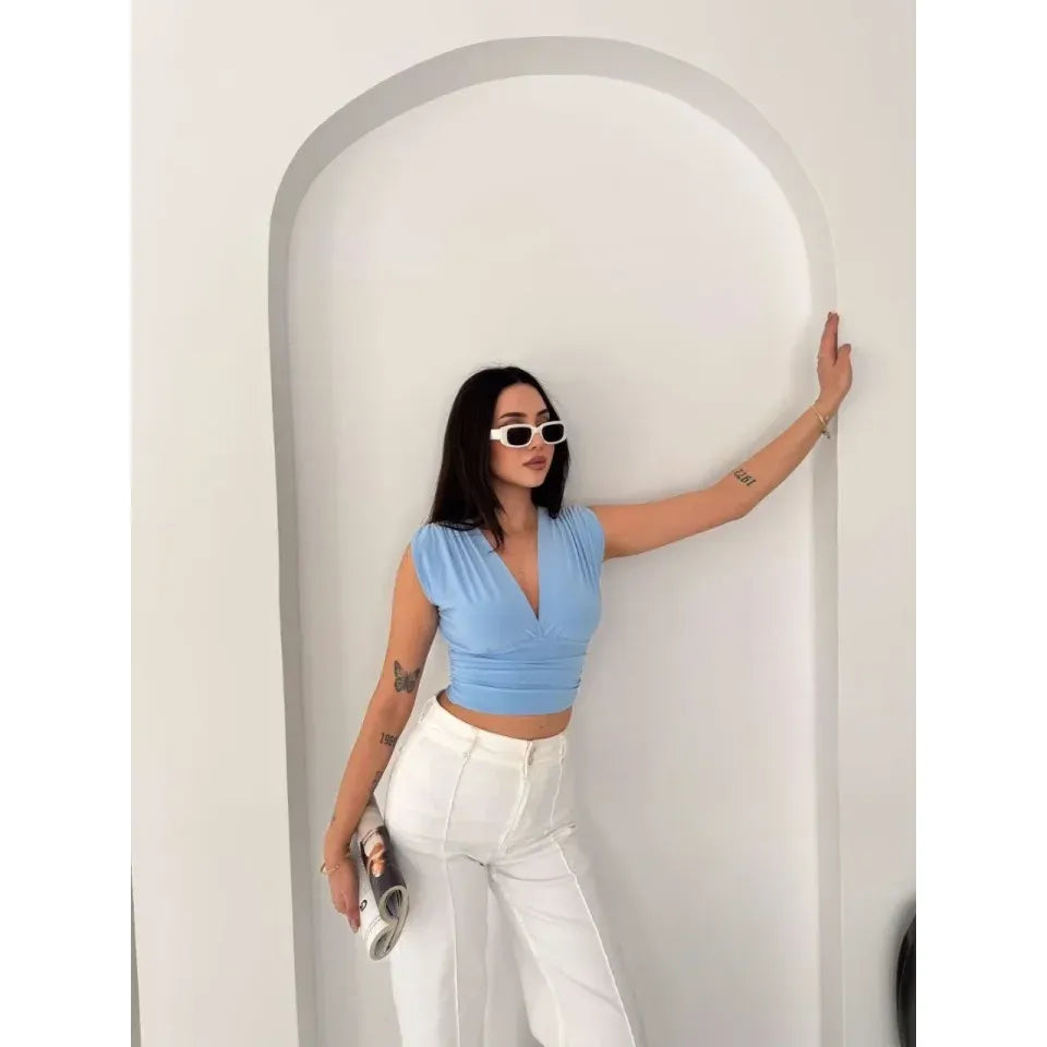 Vatkalı Kolsuz V Yaka Drapeli Crop Bluz Likralı Fit - Bebek Mavisi