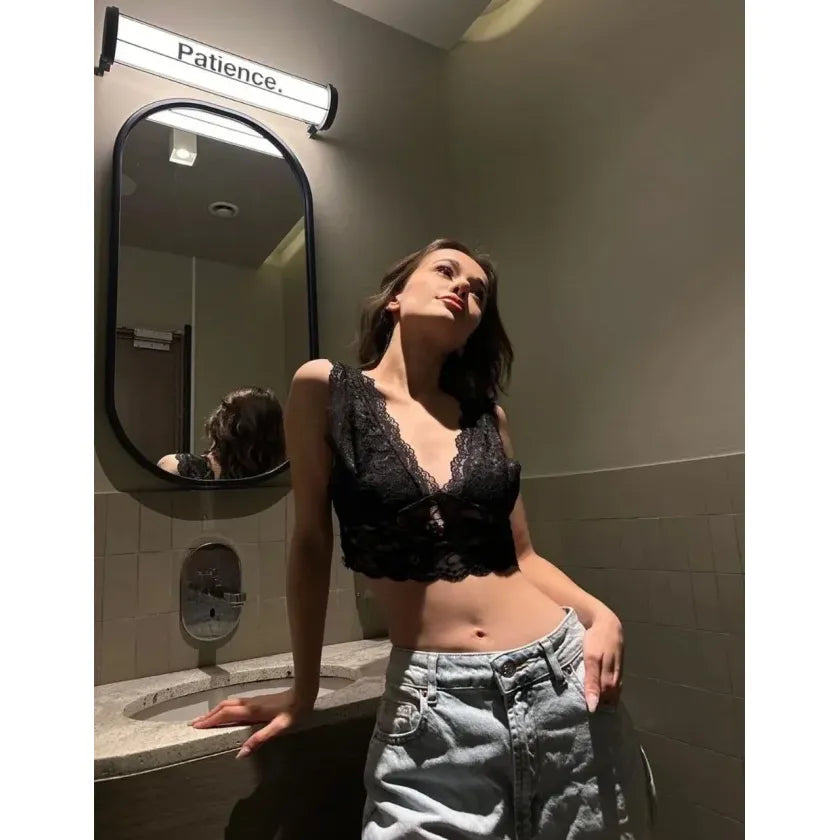 Dantel Bralet Crop Sütyen V Yaka Askılı Şık Esnek Rahat - Siyah