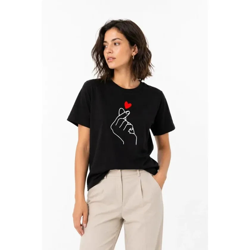 Kore Parmak Kalp Aşk Temalı Minimal Baskılı Tişört Yazlık Kısa Kol T-Shirt - Siyah