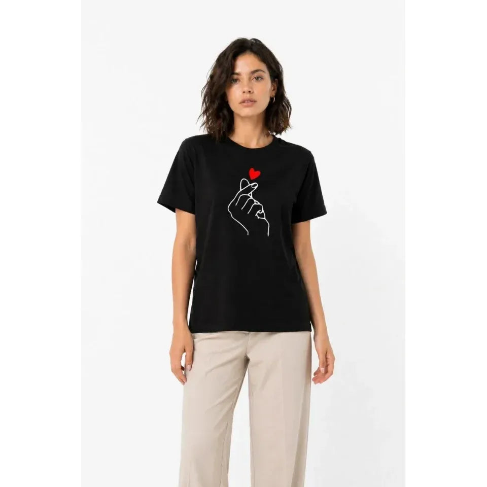 Kore Parmak Kalp Aşk Temalı Minimal Baskılı Tişört Yazlık Kısa Kol T-Shirt - Siyah