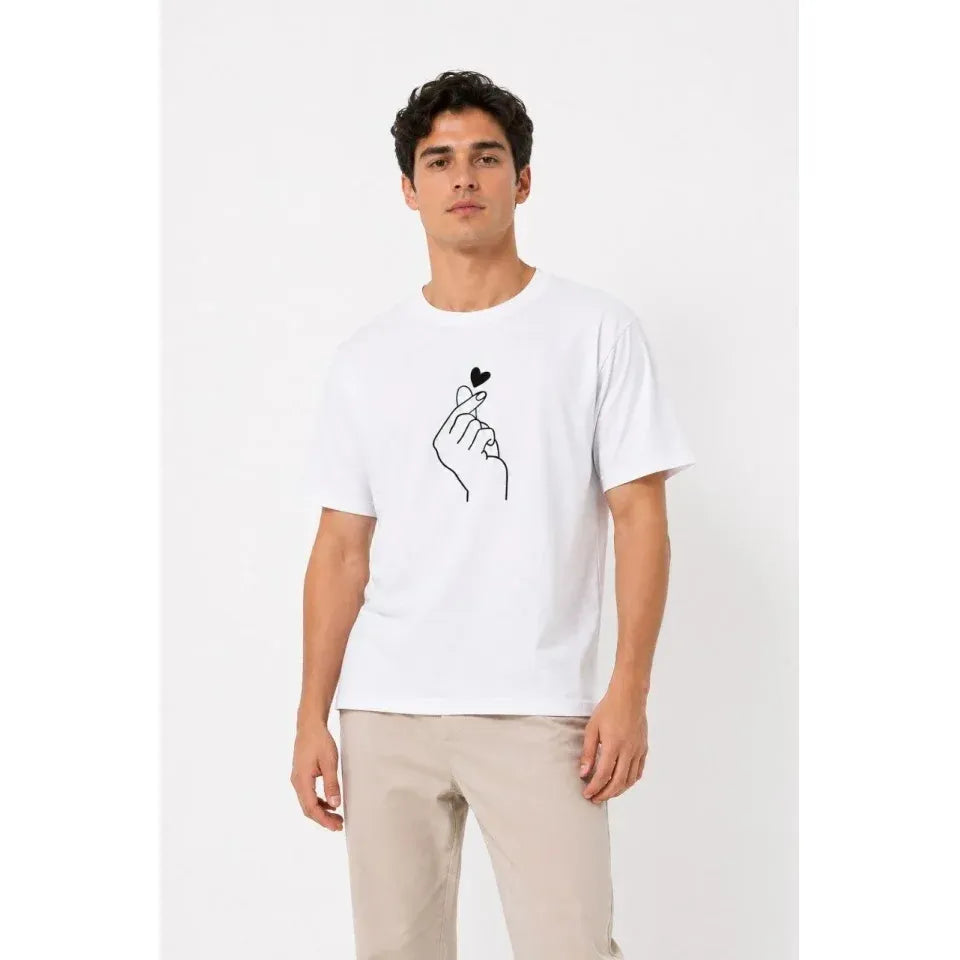 Erkek Kore Parmak Kalp Aşk Temalı Minimal Baskılı Tişört Yazlık Kısa Kol T-Shirt - Beyaz