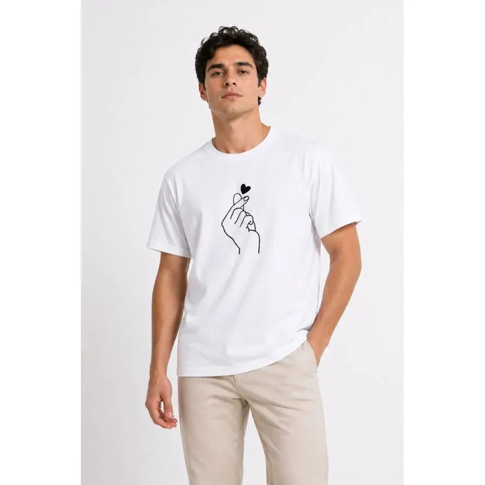 Erkek Kore Parmak Kalp Aşk Temalı Minimal Baskılı Tişört Yazlık Kısa Kol T-Shirt - Beyaz