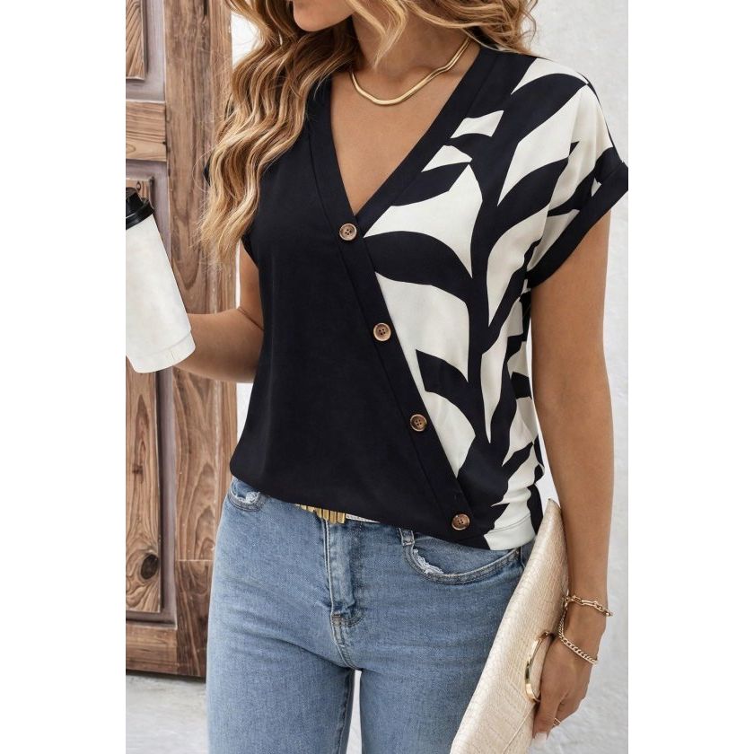 Kadın Kısa Kollu V Yakalı önden Düğmeli Leopar Desen Detaylı Viskon Bluz